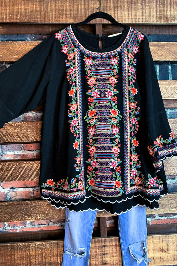 ALL THIS BEAUTY EMBROIDERED TOP IN BLACK