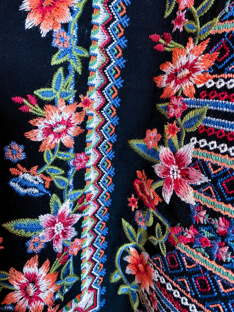 ALL THIS BEAUTY EMBROIDERED TOP IN BLACK