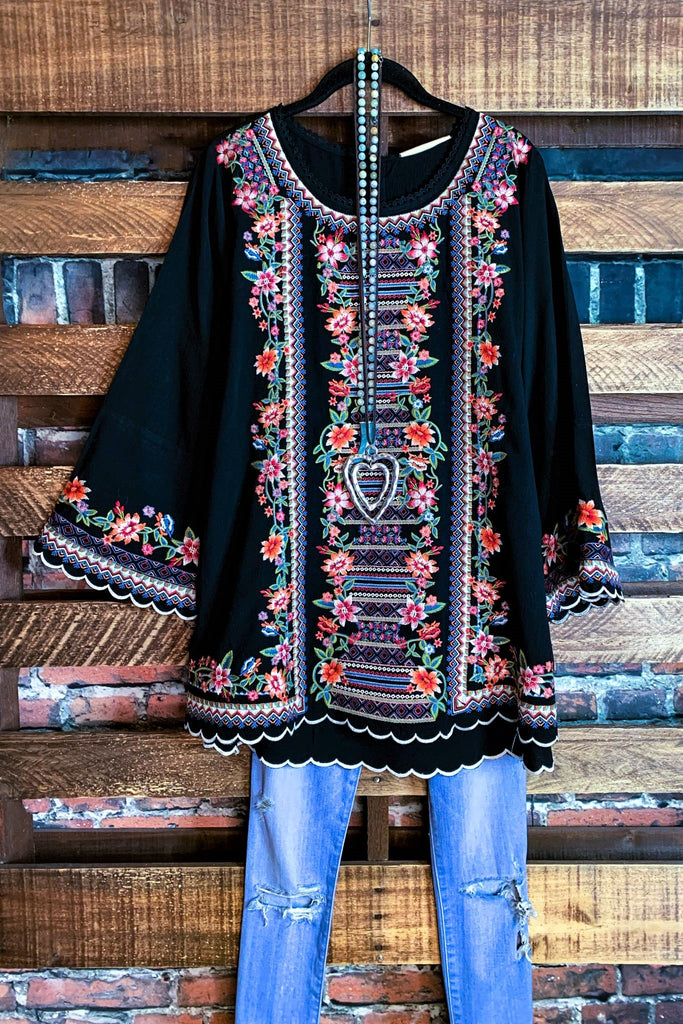 ALL THIS BEAUTY EMBROIDERED TOP IN BLACK