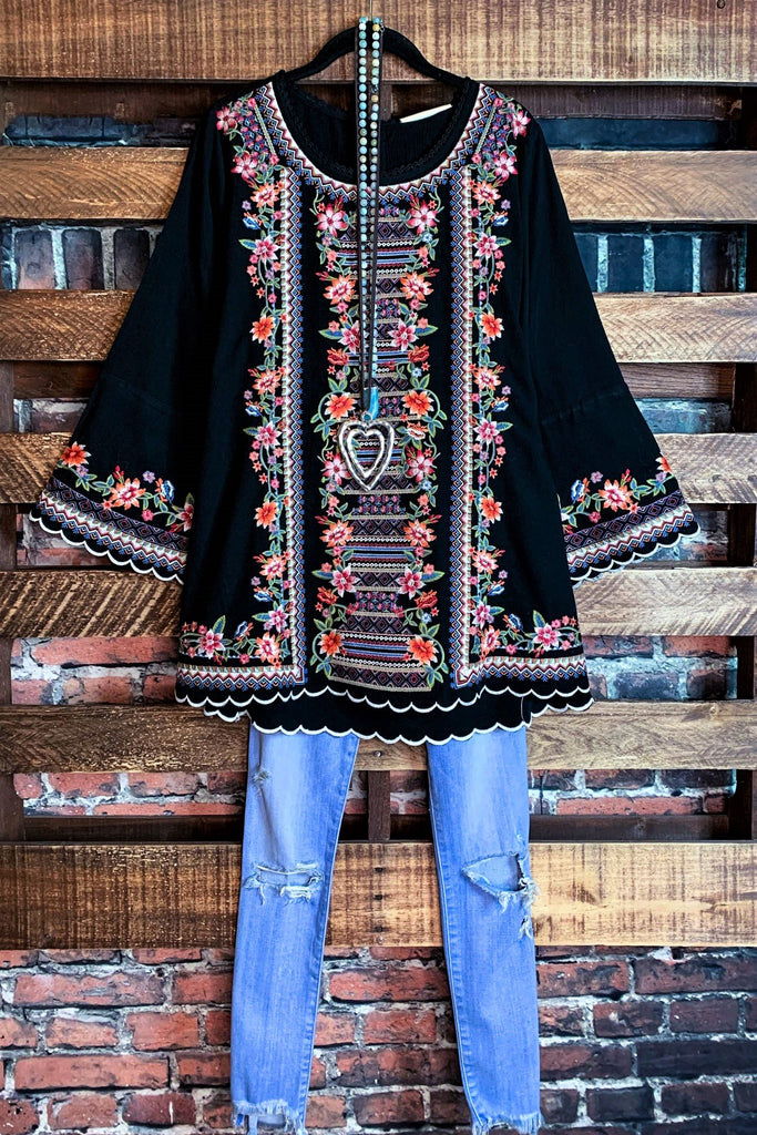 ALL THIS BEAUTY EMBROIDERED TOP IN BLACK