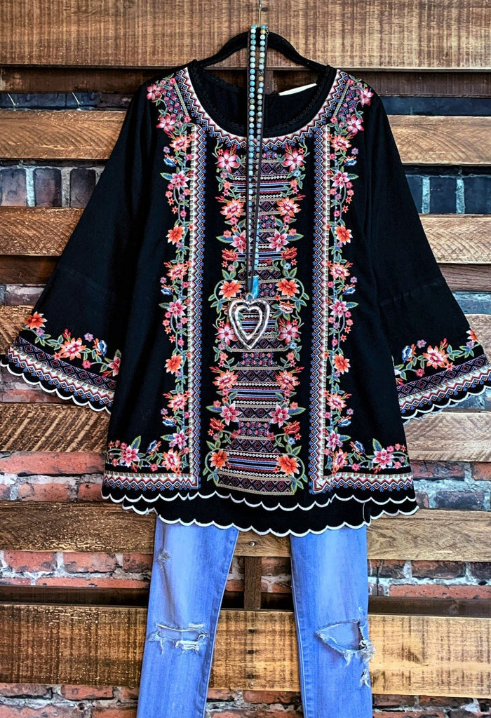 ALL THIS BEAUTY EMBROIDERED TOP IN BLACK