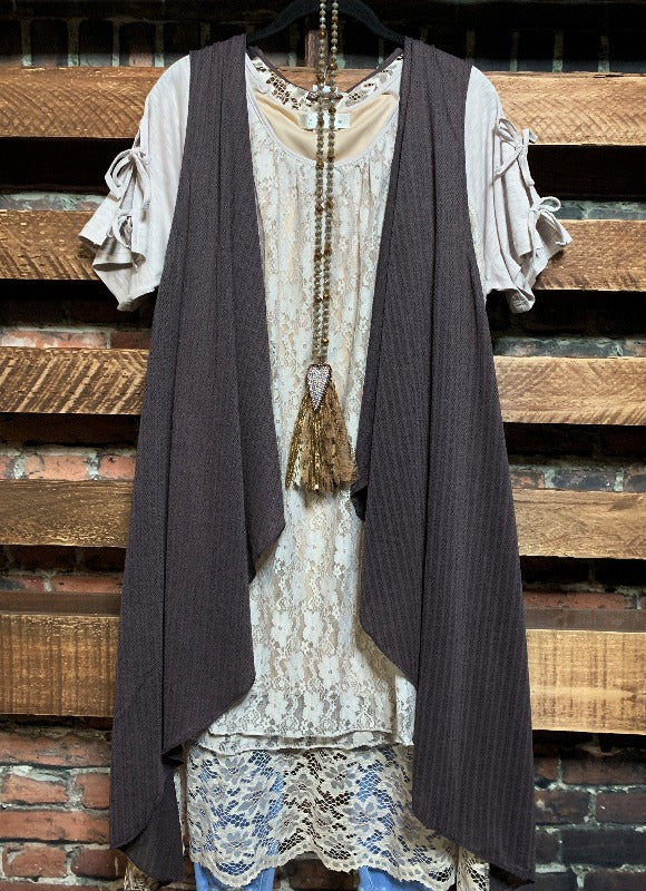 ROMANCE IN THE CITY LACE TUNIC IN DUSTY TAUPE---------------SALE