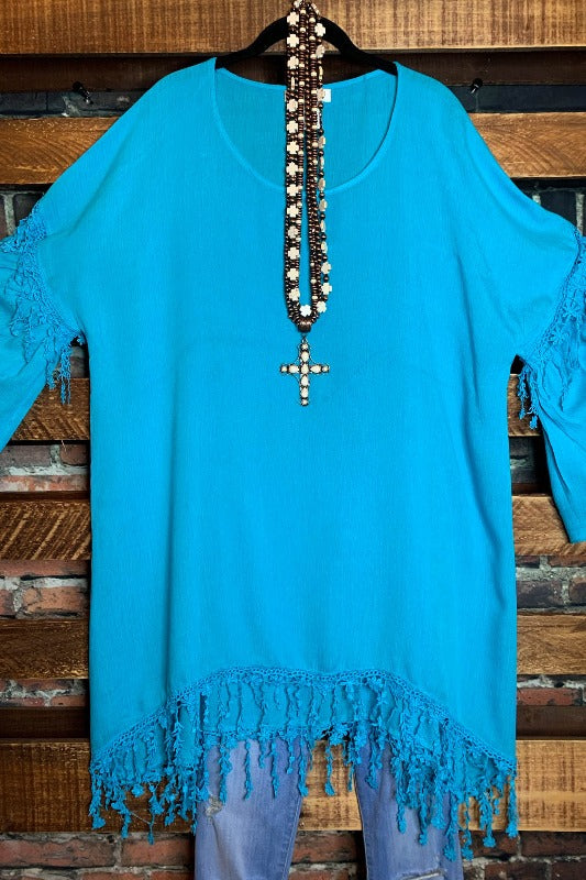 SECRETS OF THE HEART FLORAL FRINGE TUNIC IN TURQUOISE