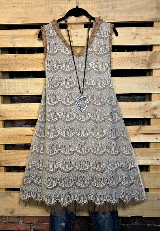 WHERE DREAMS ARE MADE LACE LAYERING DRESS IN BROWN & CREAM----------sale