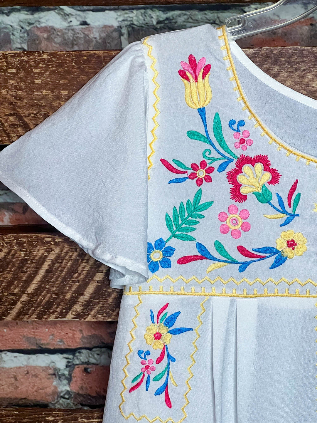 14-20 SIZE - DELICATE GARDENS IVORY EMBROIDERED TOP---------SALE