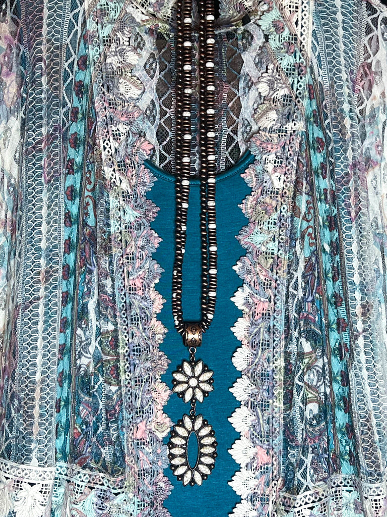 BEAUTIFUL MAGIC MOMENTS FLORAL LACE DUSTER KIMONO IN BEIGE & TURQUOISE