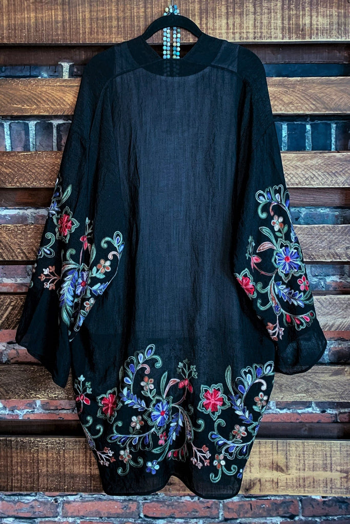 GO WITH GRACE BLACK FLORAL EMBROIDERED KIMONO