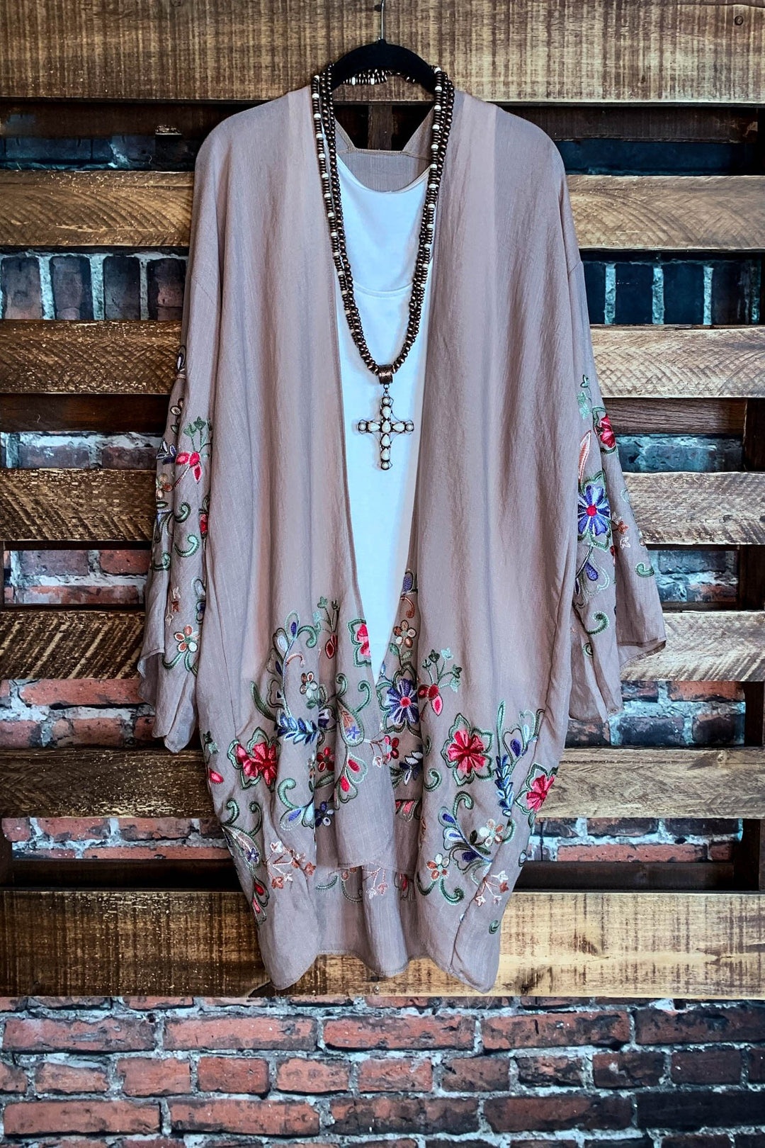 GO WITH GRACE FLORAL EMBROIDERED KIMONO IN MOCHA
