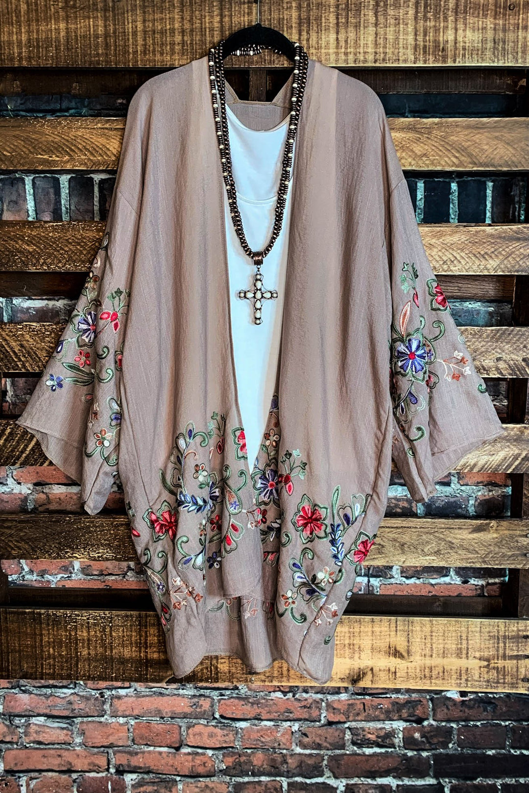 GO WITH GRACE FLORAL EMBROIDERED KIMONO IN MOCHA