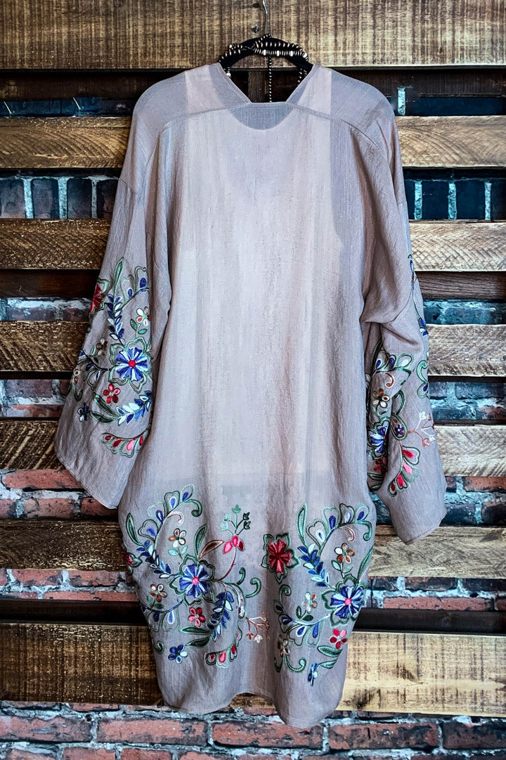 GO WITH GRACE FLORAL EMBROIDERED KIMONO IN MOCHA