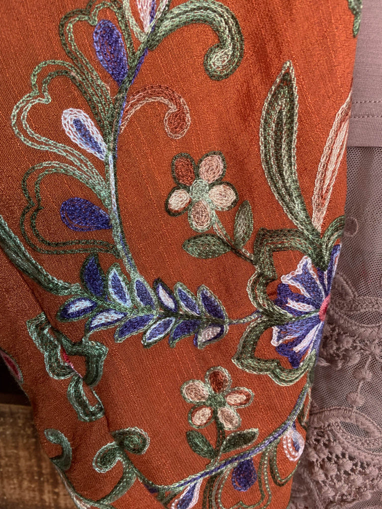 GO WITH GRACE RUST FLORAL EMBROIDERED KIMONO