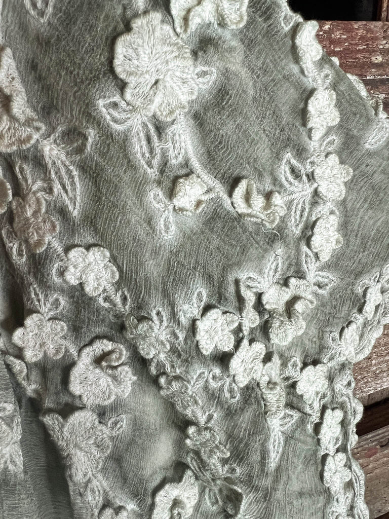 GORGEOUS AND GLAMOROUS SET TUNIC 100% SILK IN CRYSTAL SAGE