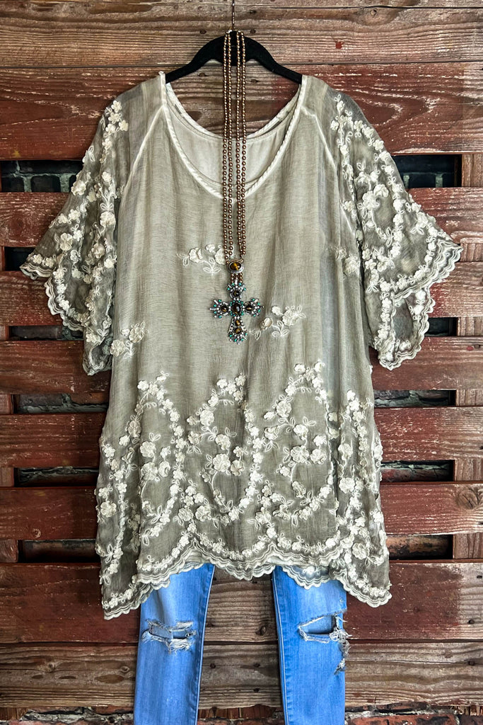 GORGEOUS AND GLAMOROUS SET TUNIC 100% SILK IN CRYSTAL SAGE
