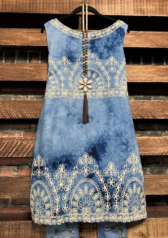 EMBROIDERED HIPPIE CHIC TIE DYE DRESS IN BLUE Size 6-12-----------SALE