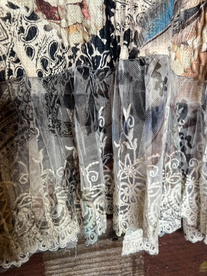 WONDER PARADISE LACE JACKET IN FLORAL & FEATHER PRINT