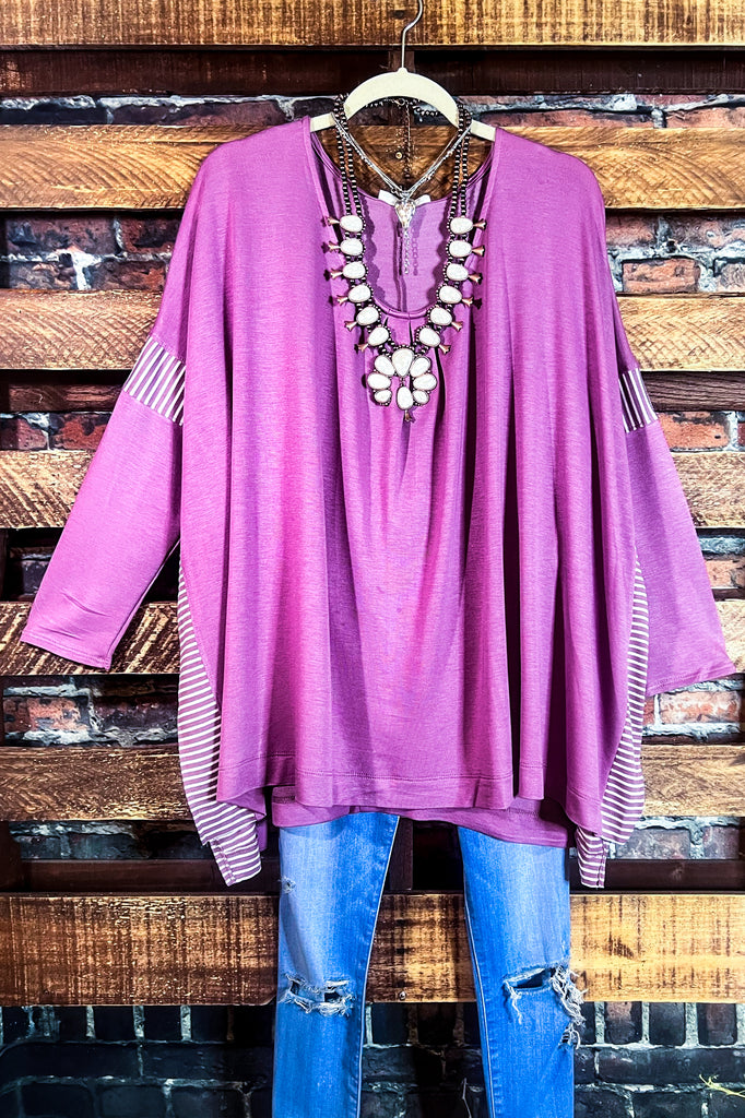 EMBRACE THE LOVE TOP IN MAUVE