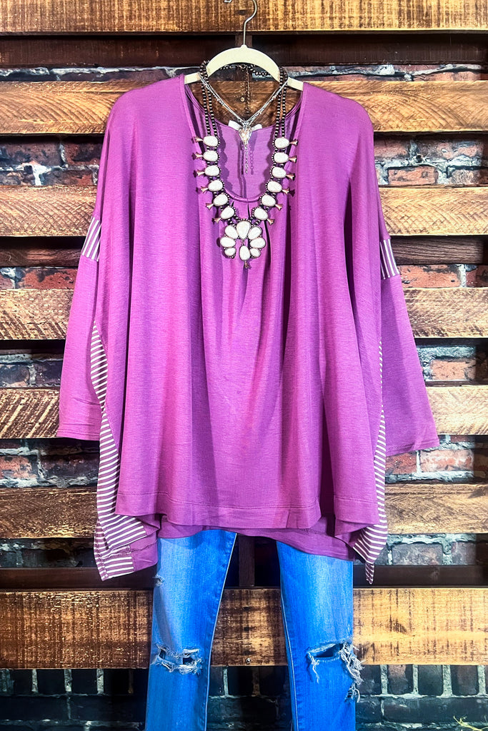 EMBRACE THE LOVE TOP IN MAUVE