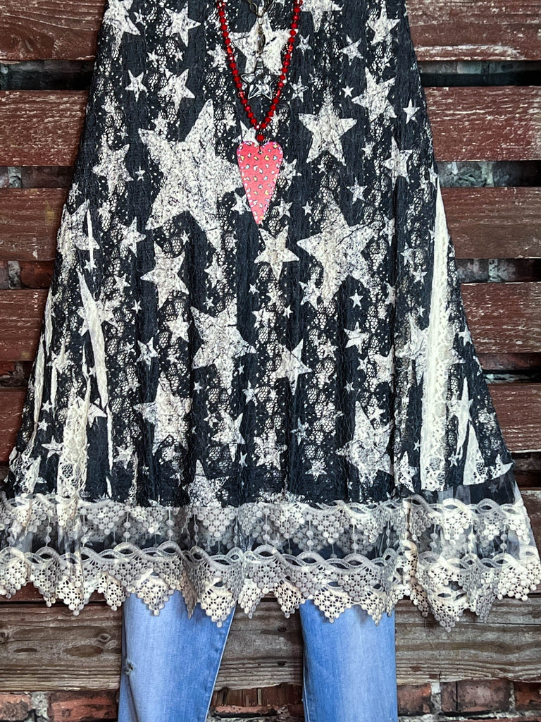 STARS ON WAY LACE TUNIC IN BLACK & WHITE