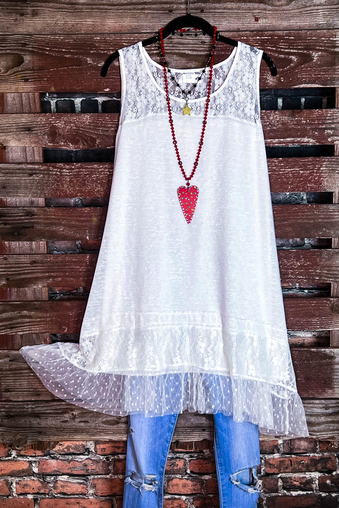 S-M-L   FOR ALL MY LIFE LACE DRESS IN WHITE  -------SALE