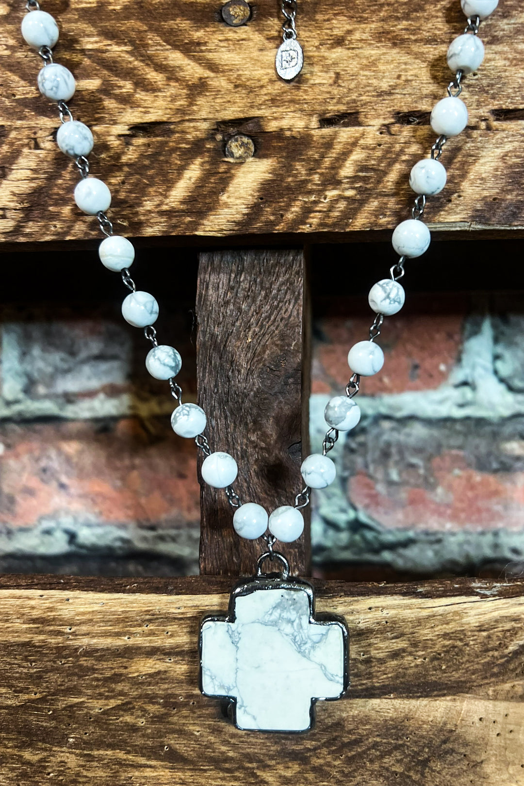 BLESSED CHARM BE INSPIRED CROSS WHITE NATURAL STONE