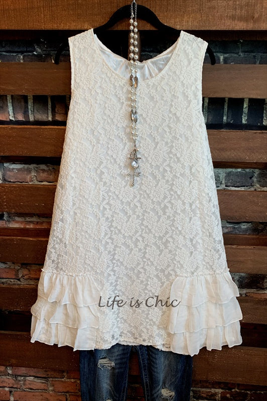 LACE LAYERING DRESS IN WHITE