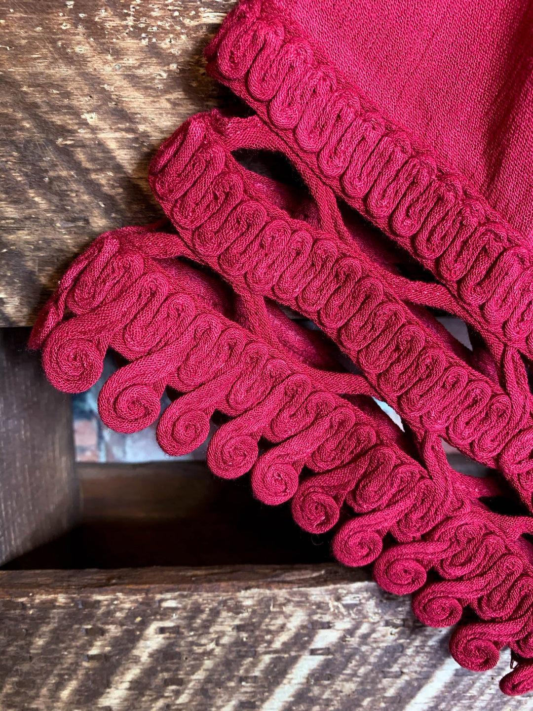 BEAUTY JUST COME NATURALLY EMBELLISHED TOP IN BURGUNDY