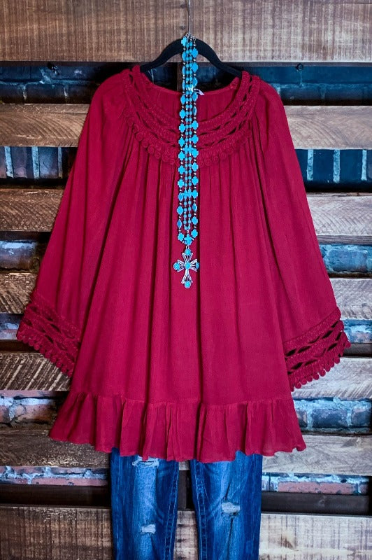 BEAUTY JUST COME NATURALLY EMBELLISHED TOP IN BURGUNDY