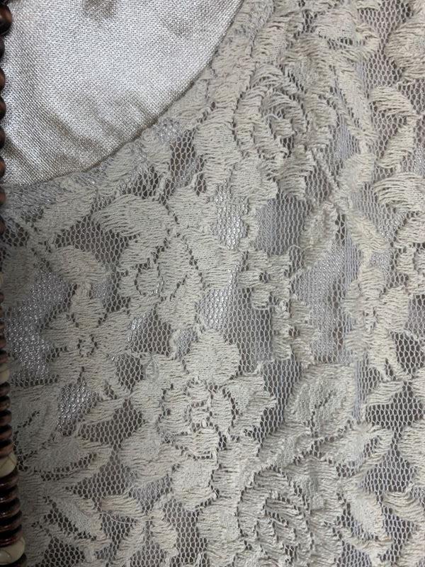 LACE DRESS IN TAUPE