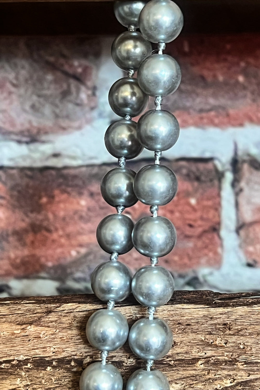 LONG PEARL BEAD NECKLACE SET IN GRAY SILVER