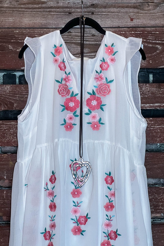 DELICATE HEARTS EMBROIDERED FLORAL DRESS IN IVORY