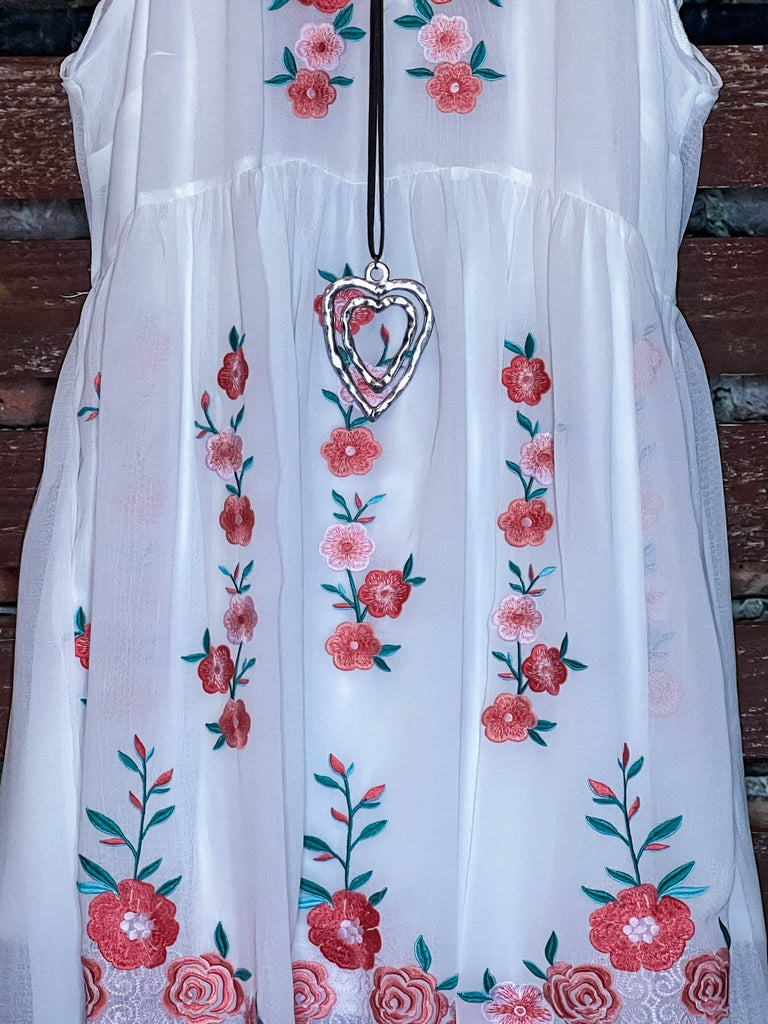 DELICATE HEARTS EMBROIDERED FLORAL DRESS IN IVORY