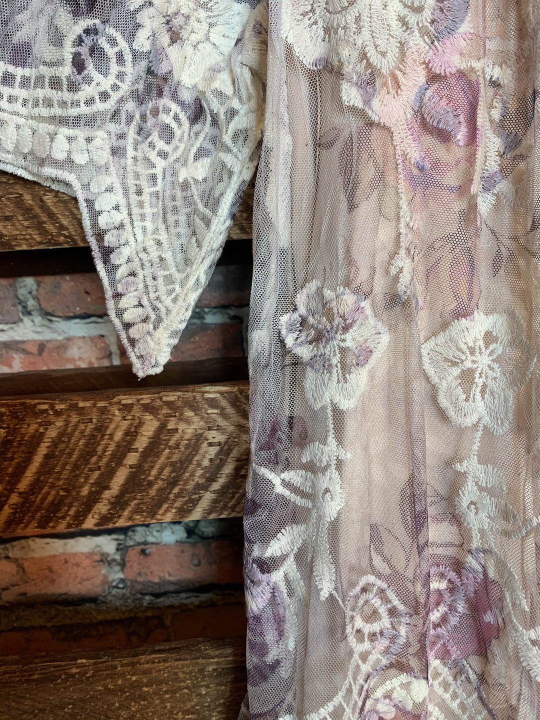 LOVE FOR A LIFETIME FLORAL LACE DUSTER KIMONO