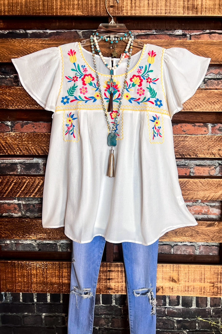 14-20 SIZE - DELICATE GARDENS IVORY EMBROIDERED TOP---------SALE