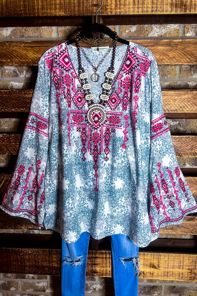 A MOMENT OF LOVE TUNIC IN GRAY & MAGENTA --------SALE
