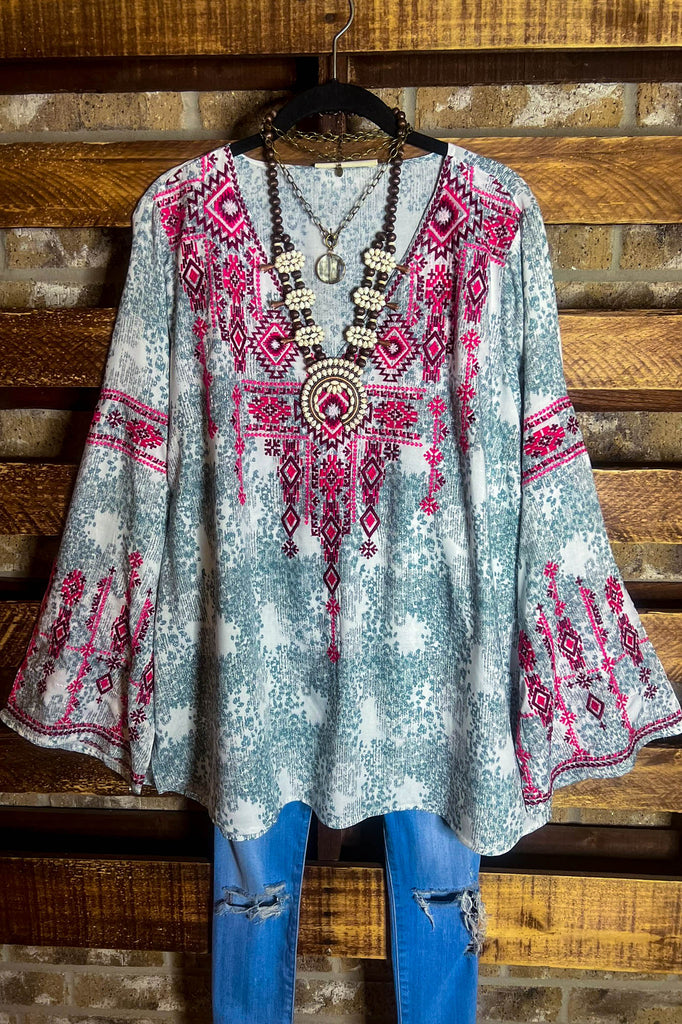 A MOMENT OF LOVE TUNIC IN GRAY & MAGENTA --------SALE