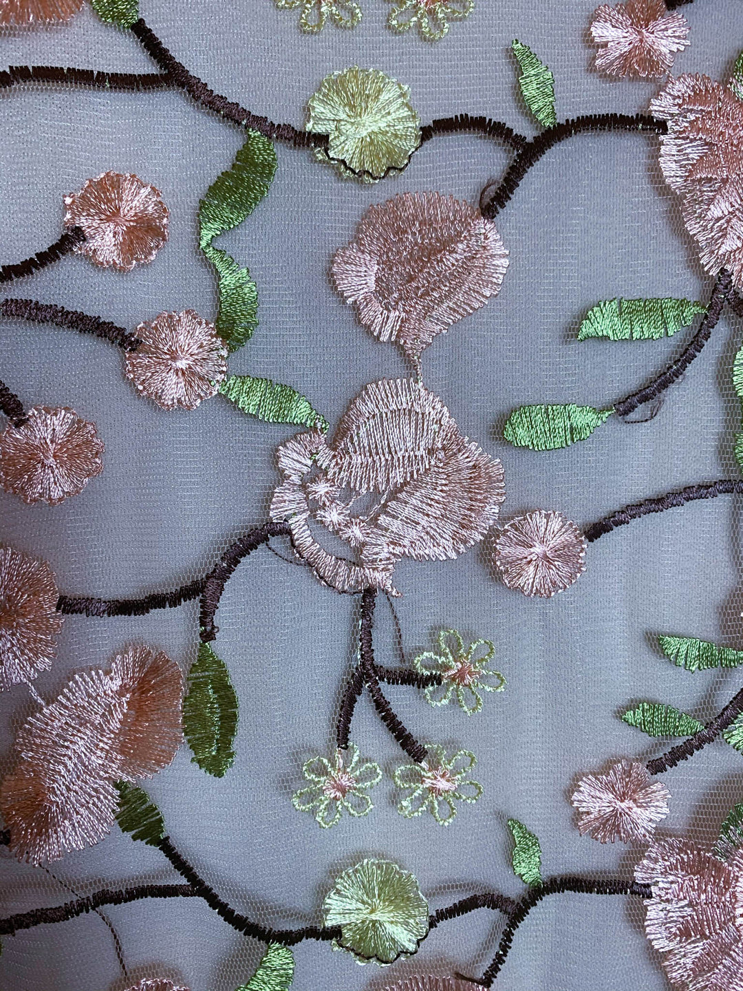 EMBROIDERED DRESS 6-8 SIZE----------SALE