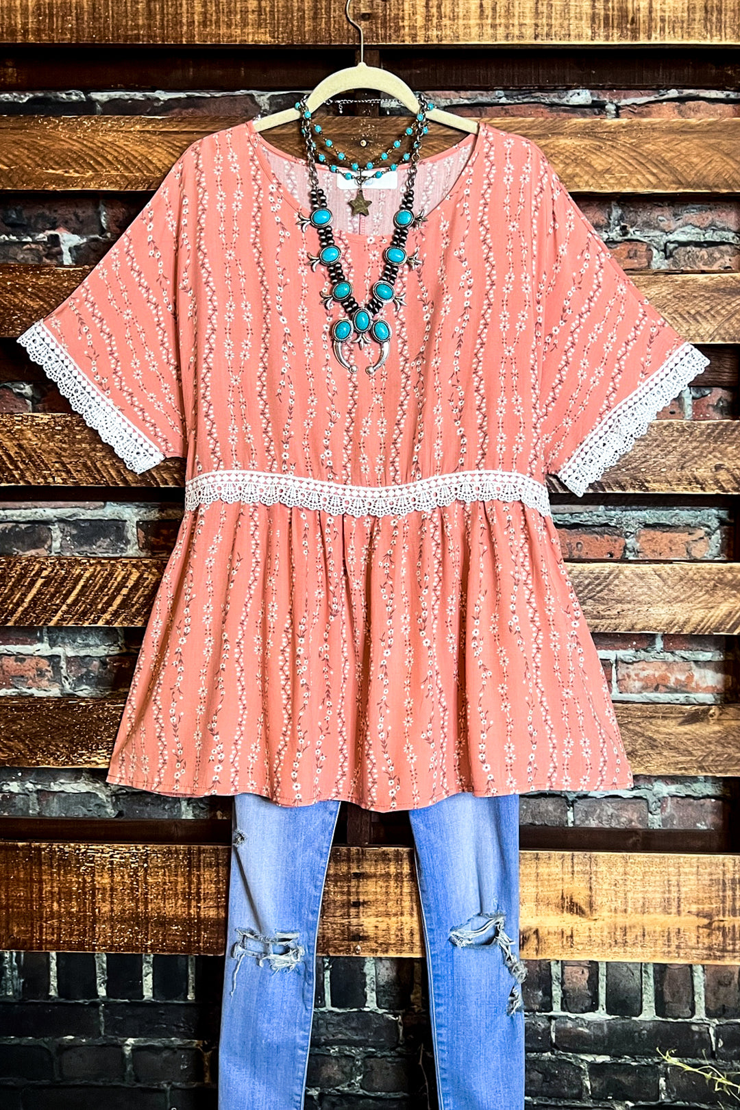 22-26 SIZE - FLORAL BABYDOLL TOP OVERSIZED IN ASH CORAL ------------ SALE
