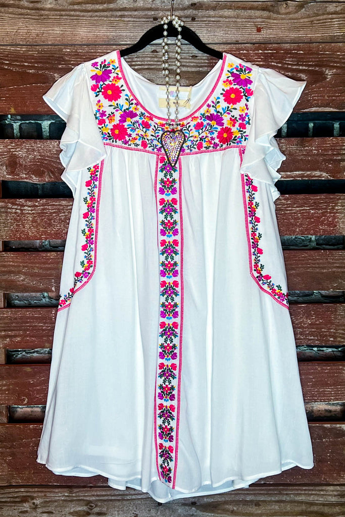 GRACEFUL DARLING EMBROIDERED FLORAL DRESS IN IVORY