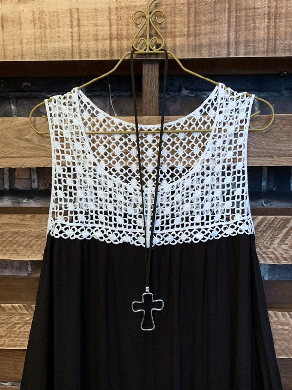 DREAMS OF YOU LACE DRESS STYLISH IN BLACK & IVORY SIZE 6-24--------SALE