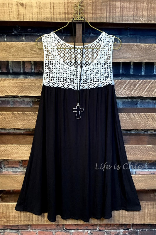DREAMS OF YOU LACE DRESS STYLISH IN BLACK & IVORY SIZE