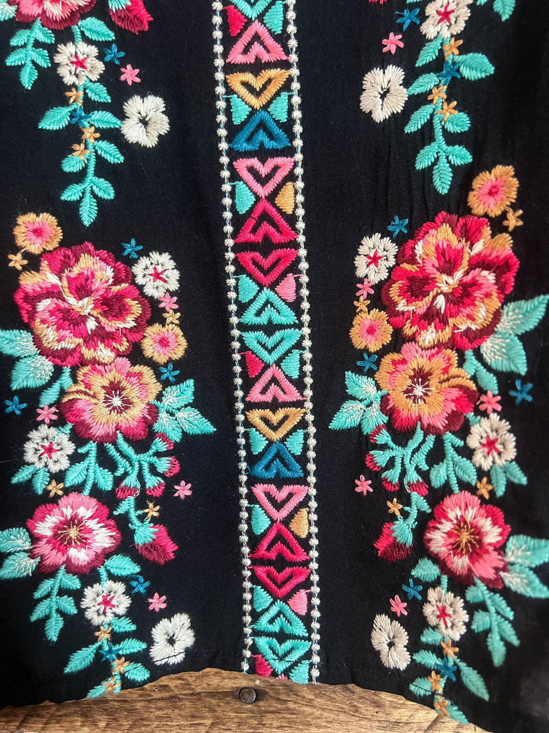 6-12 SIZE - EMBROIDERED TOP IN BLACK--------SALE