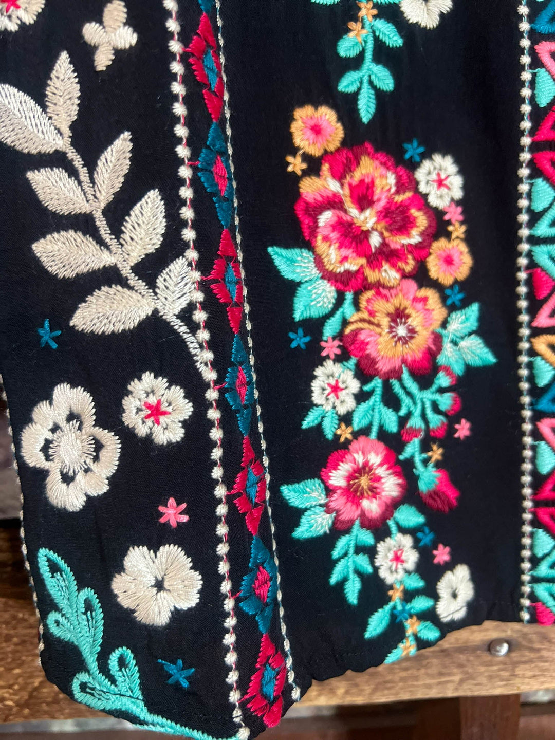 6-12 SIZE - EMBROIDERED TOP IN BLACK--------SALE