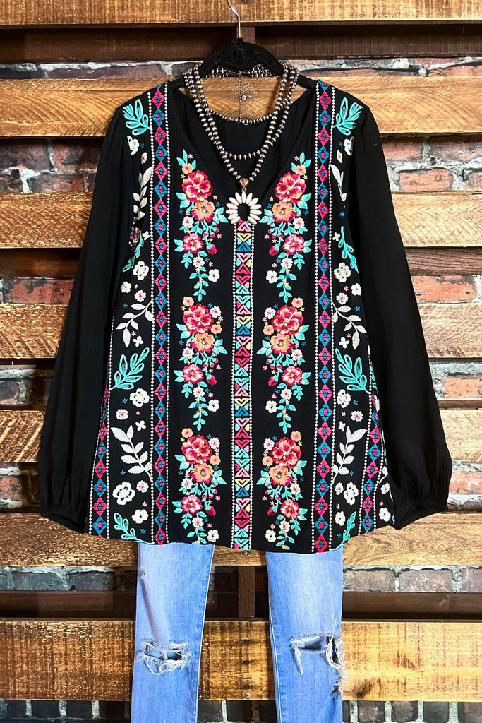 ABSOLUTELY UNFORGETTABLE FAB EMBROIDERED TOP IN BLACK