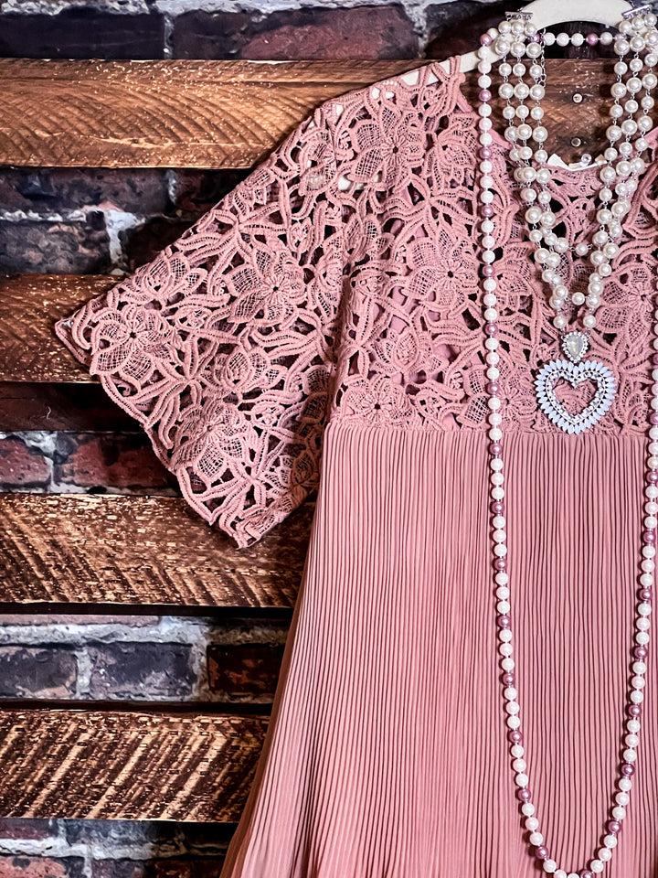 14-16 SIZE -  MAUVE PLEATED DRESS --------SALE