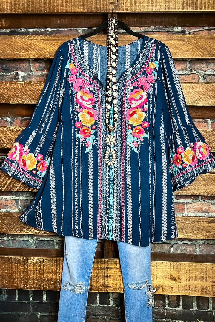 16-18 - SIZE - LOVE'S HIGHT HOPE NAVY EMBROIDERED TOP----------SALE