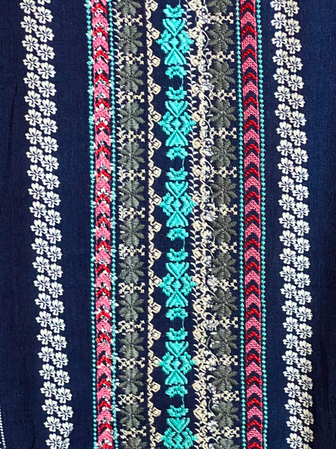 16-18 - SIZE - LOVE'S HIGHT HOPE NAVY EMBROIDERED TOP----------SALE