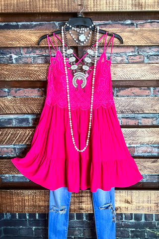 LACE LAYERING BASIC TOP IN HOT PINK