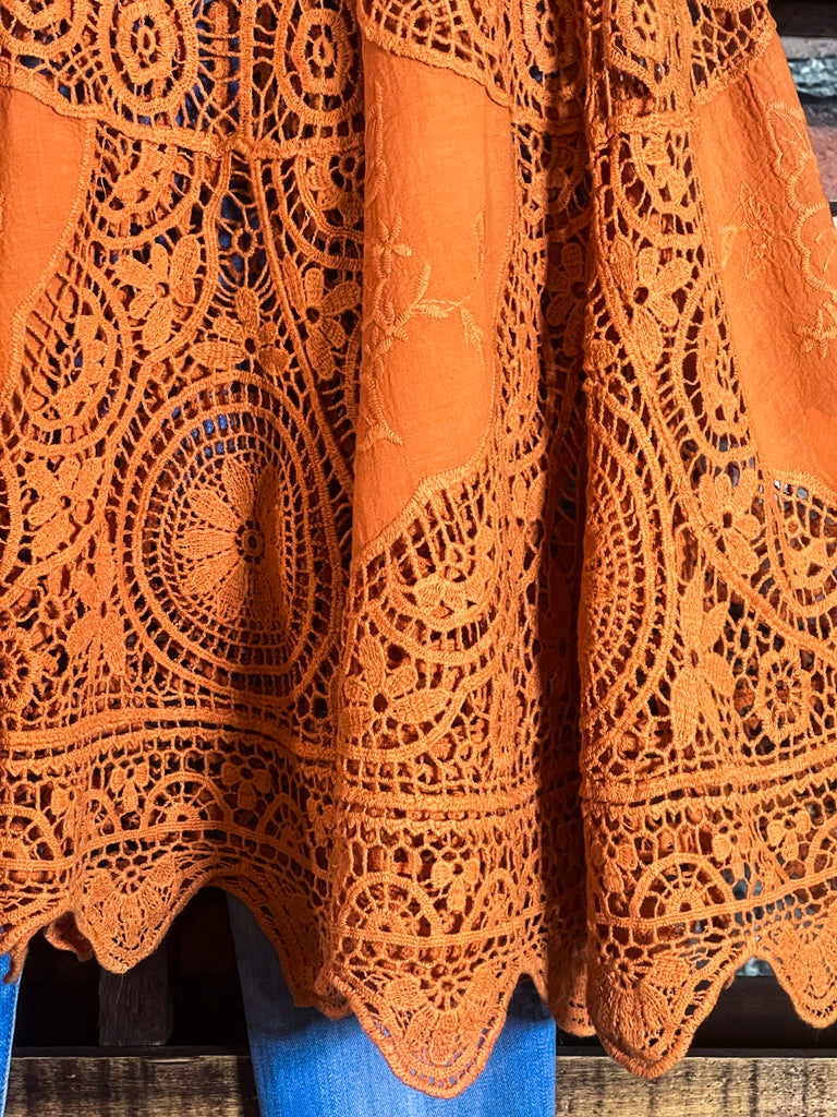 A FAIRYTALE PRETTY UNIQUE 100% COTTON NATURAL & FLORAL LACE TUNIC IN RUST