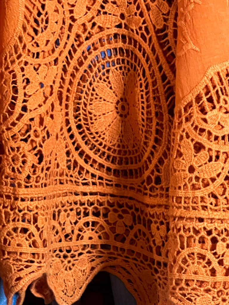 A FAIRYTALE PRETTY UNIQUE 100% COTTON NATURAL & FLORAL LACE TUNIC IN RUST