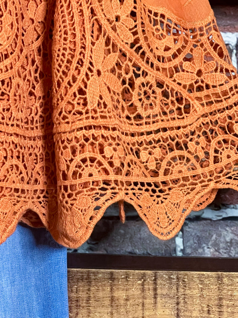 A FAIRYTALE PRETTY UNIQUE 100% COTTON NATURAL & FLORAL LACE TUNIC IN RUST